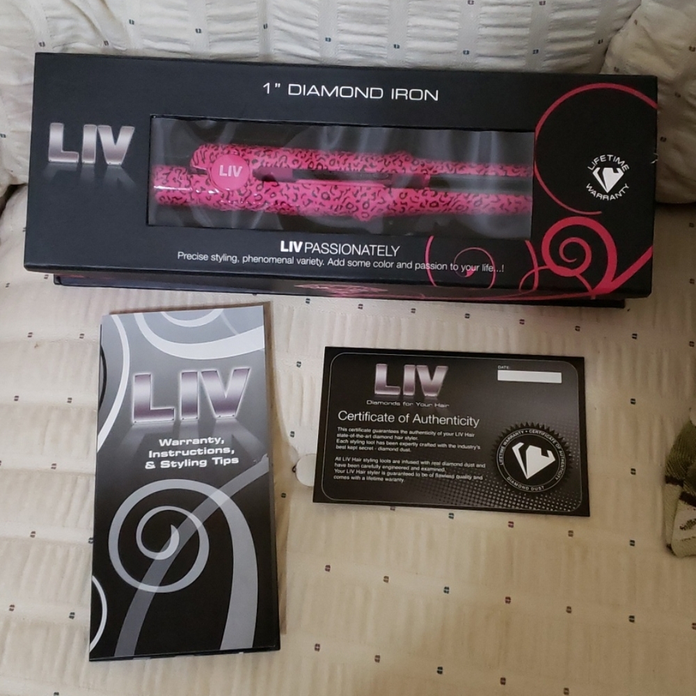 NIB LIV Hair Iron 1" Hair Straightner